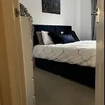 Cozy 2Bed Apartment W/ Parking