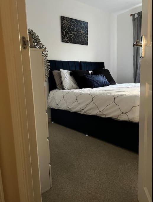 Apartment Cozy 2bed W/ Parking *